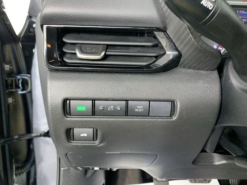 Used 2022 Nissan Sentra SV FWD image 17