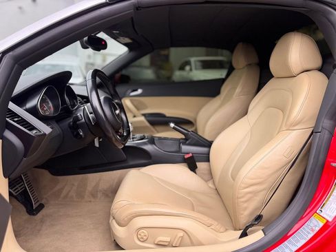 Used 2015 Audi R8 V8 w/ Extended Leather Package AWD/4WD image 19