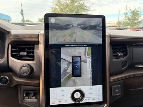 Used 2022 Ford Expedition Max King Ranch image 11