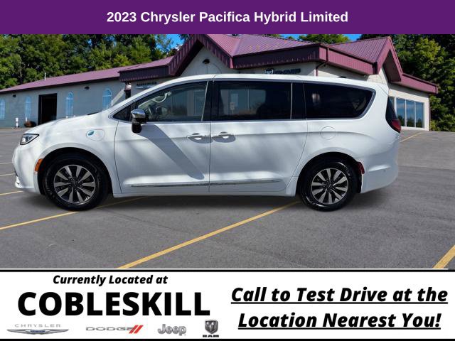 Used 2023 Chrysler Pacifica Limited FWD image 7