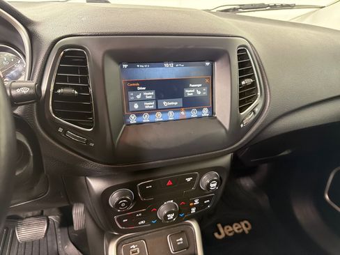 Used 2020 Jeep Compass Latitude w/ Popular Equipment Group FWD image 17