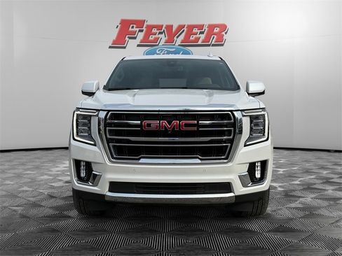 Used 2022 GMC Yukon XL SLT w/ SLT Premium Package image 8