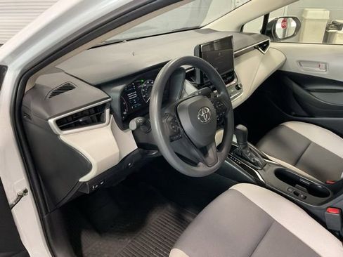 Used 2025 Toyota Corolla LE w/ LE Premium Package AWD/4WD image 9