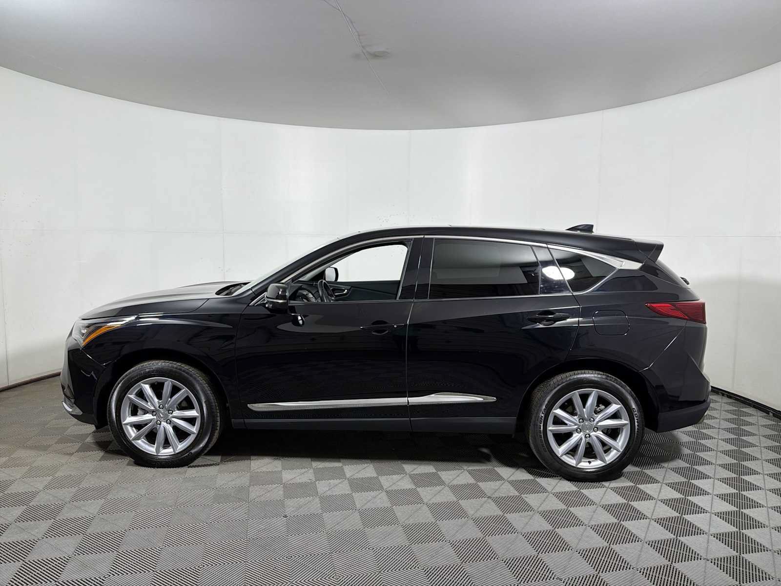 Used 2024 Acura RDX SH-AWD image 4