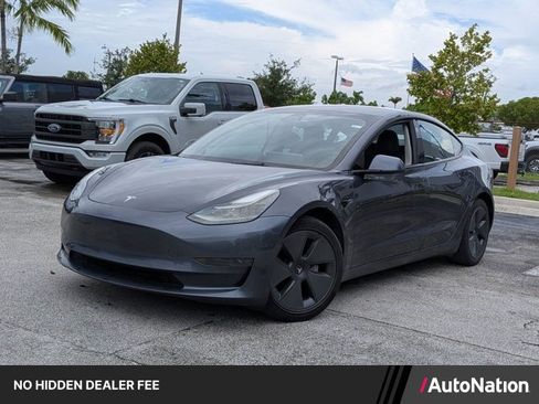 Used 2021 Tesla Model 3 Standard Range RWD image 1