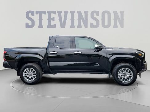 Certified 2025 Toyota Tacoma Limited AWD/4WD image 6