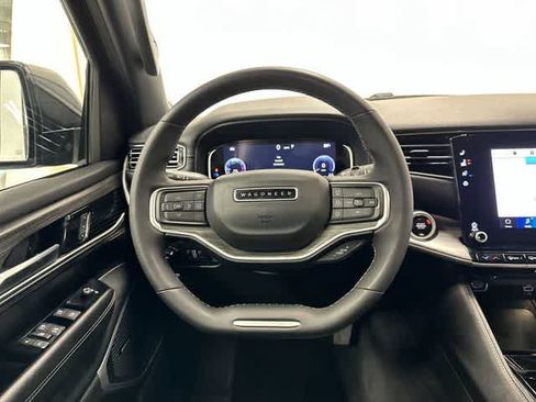 Used 2024 Jeep Wagoneer Series II w/ Flexible Seating Group RWD image 15