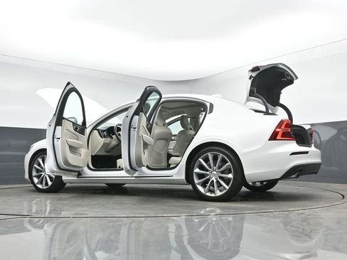 Used 2020 Volvo S60 T5 Momentum FWD image 48