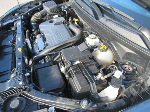 Used 2023 GMC Terrain SLT image 17