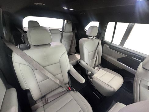 Certified 2026 GMC Acadia Elevation w/ Elevation Premium Package FWD image 16