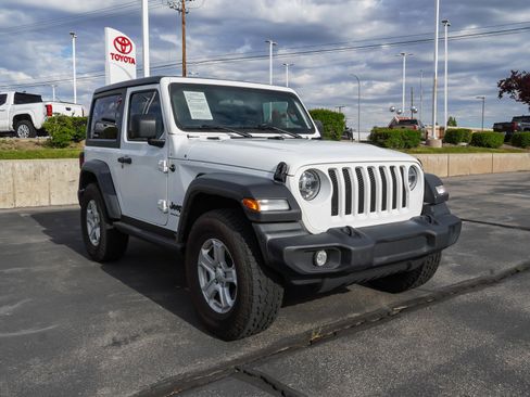 Used 2022 Jeep Wrangler Sport AWD/4WD image 2