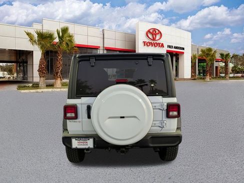 Used 2021 Jeep Wrangler Unlimited Sport AWD/4WD image 5