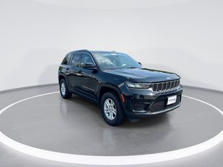 Used 2024 Jeep Grand Cherokee Laredo w/ Luxury Tech Group I AWD/4WD video 2