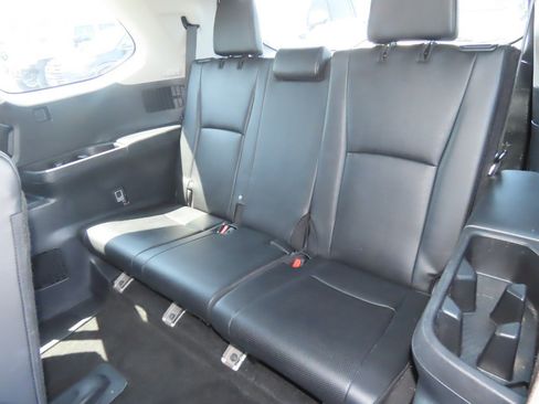 Used 2024 Toyota Grand Highlander AWD image 22