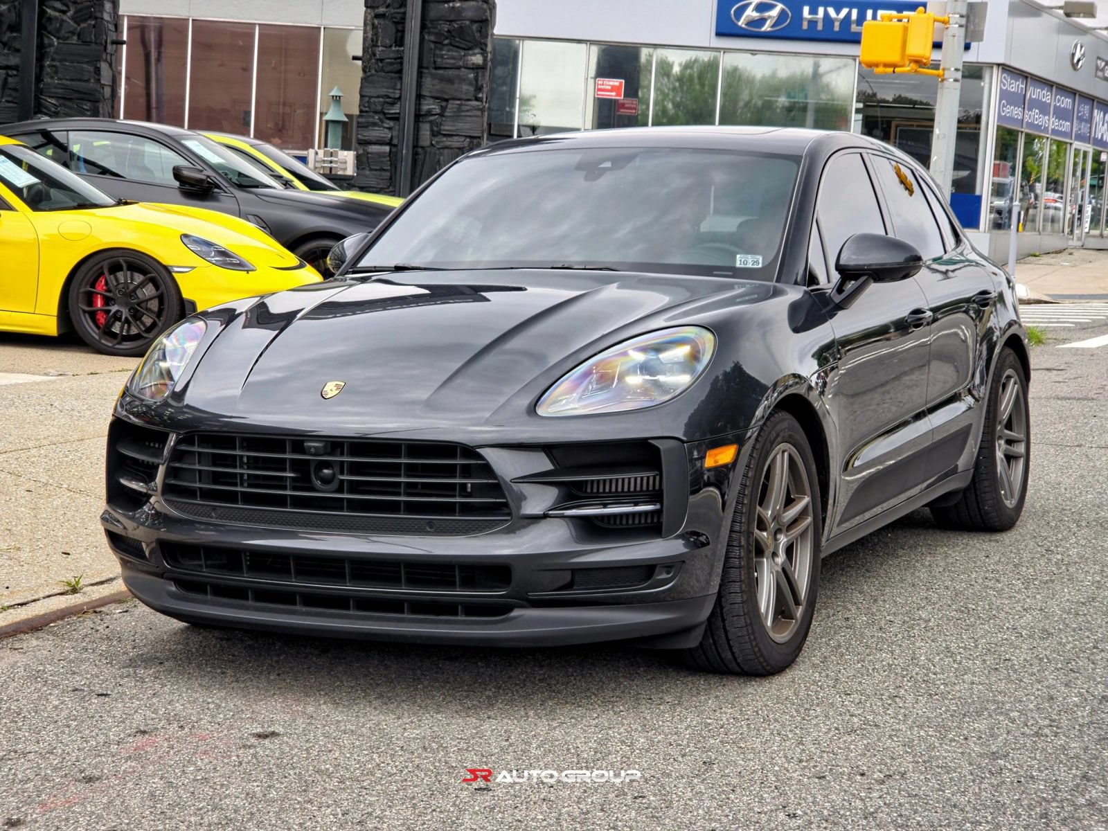 Used 2020 Porsche Macan S AWD/4WD image 2