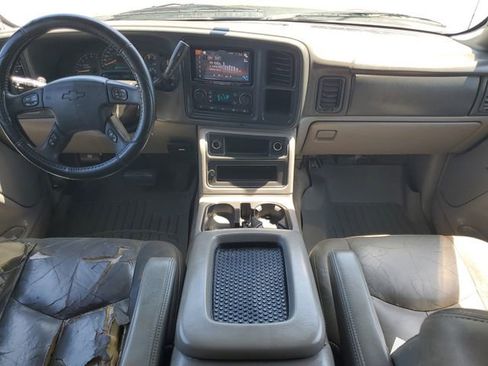 Used 2005 Chevrolet Tahoe Z71 w/ Preferred Equipment Group AWD/4WD image 15