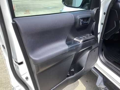 Used 2019 Toyota Tacoma TRD Pro AWD/4WD image 15