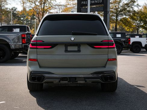 Used 2025 BMW X7 M60i w/ Climate Comfort Package image 9