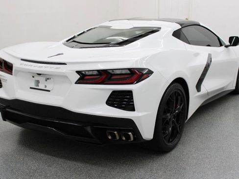 Used 2022 Chevrolet Corvette Stingray Coupe w/ 1LT image 9