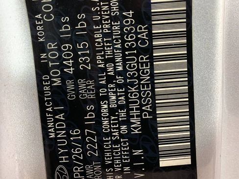 Used 2016 Hyundai Genesis Coupe 3.8 RWD image 12