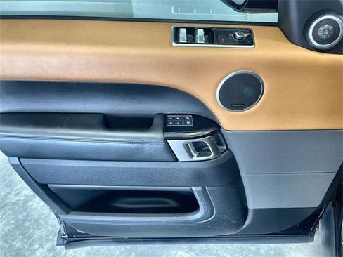 Used 2019 Land Rover Range Rover Sport Supercharged image 14