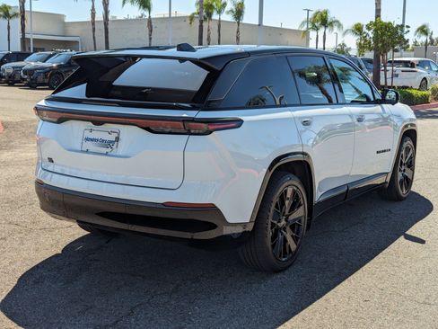 Used 2024 Jeep Wagoneer Launch Edition image 10