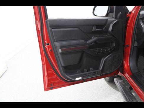 Used 2025 Toyota 4Runner SR5 image 4