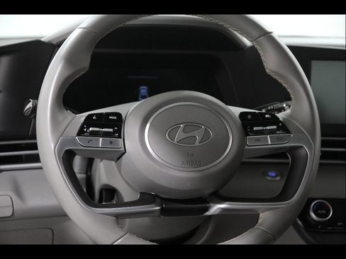 Certified 2025 Hyundai Elantra Sport FWD image 7
