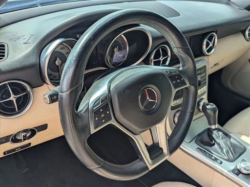 Used 2013 Mercedes-Benz SLK 250 image 11