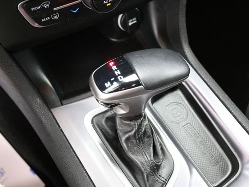 Used 2019 Dodge Charger SXT AWD/4WD image 27