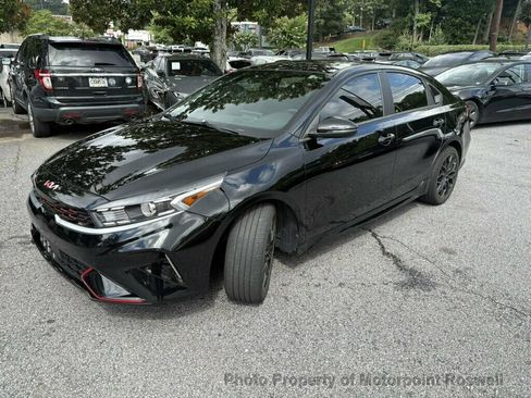 Used 2024 Kia Forte GT-Line w/ GT-Line Premium Package FWD image 3