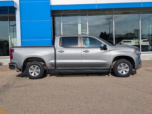Used 2023 Chevrolet Silverado 1500 LT AWD/4WD image 2