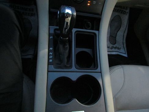 Used 2018 Ford Taurus SEL w/ Equipment Group 201A image 21