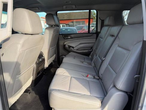 Used 2019 Chevrolet Suburban LT image 14