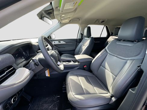 New 2026 Ford Explorer Active RWD image 15