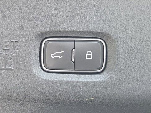 Used 2025 Ford Expedition Tremor image 32