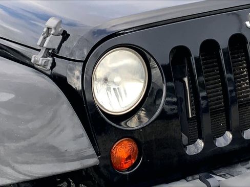 Used 2013 Jeep Wrangler Sport AWD/4WD image 22