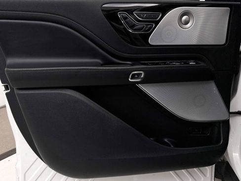 Used 2021 Lincoln Aviator Reserve w/ Equipment Group 202A image 32