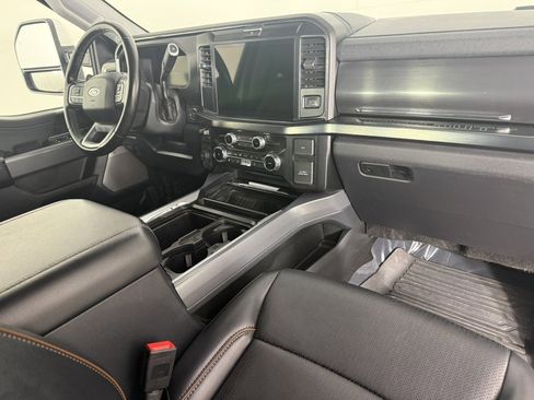 Used 2025 Ford F250 Lariat AWD/4WD image 11