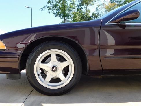 Used 1996 Chevrolet Impala SS RWD image 8