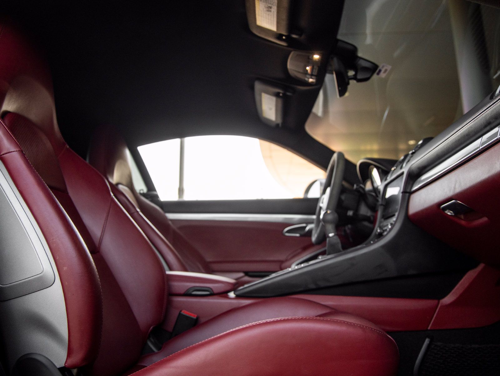 Certified 2019 Porsche 718 Cayman RWD image 34