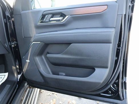 New 2026 GMC Yukon XL Denali w/ Sun & Power Step Package AWD/4WD image 7