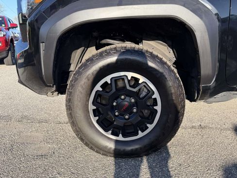 Certified 2024 Toyota Tacoma TRD Off-Road image 12