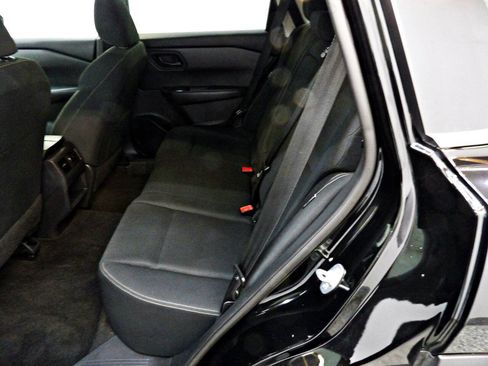 Used 2024 Nissan Rogue S AWD/4WD image 10