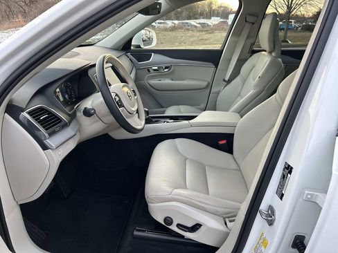 Used 2021 Volvo XC90 T5 Momentum image 25