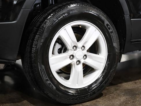 Used 2022 Chevrolet Trax LT w/ LT Convenience Package image 43