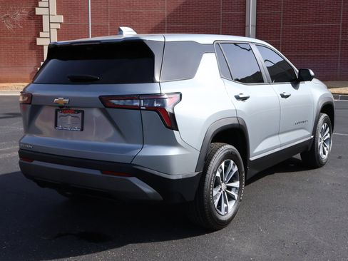 New 2026 Chevrolet Equinox LT w/ Convenience Package II FWD image 27