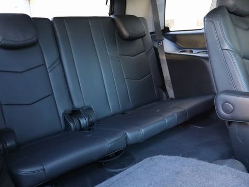 Used 2019 Cadillac Escalade Premium Luxury image 33