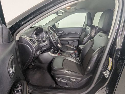 Used 2020 Jeep Compass Latitude FWD image 14