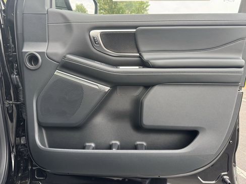 New 2025 Ford Expedition Max Platinum w/ Stealth Performance Package image 27